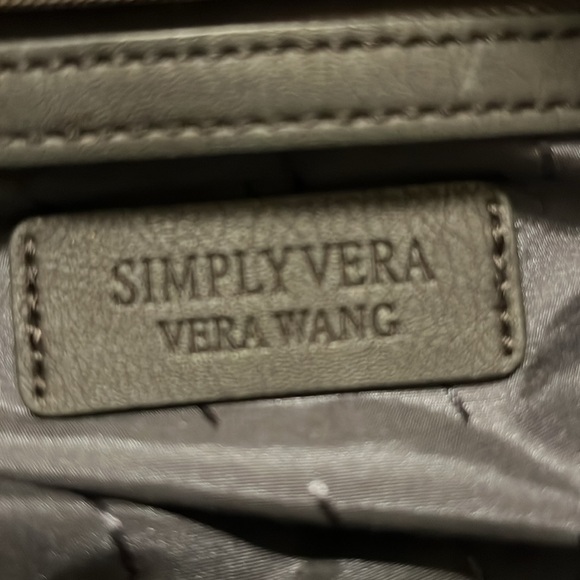 Vera Wang hobo satchel. 2 tone has several pockets. Burgundy and Black Ombré. - Picture 5 of 7